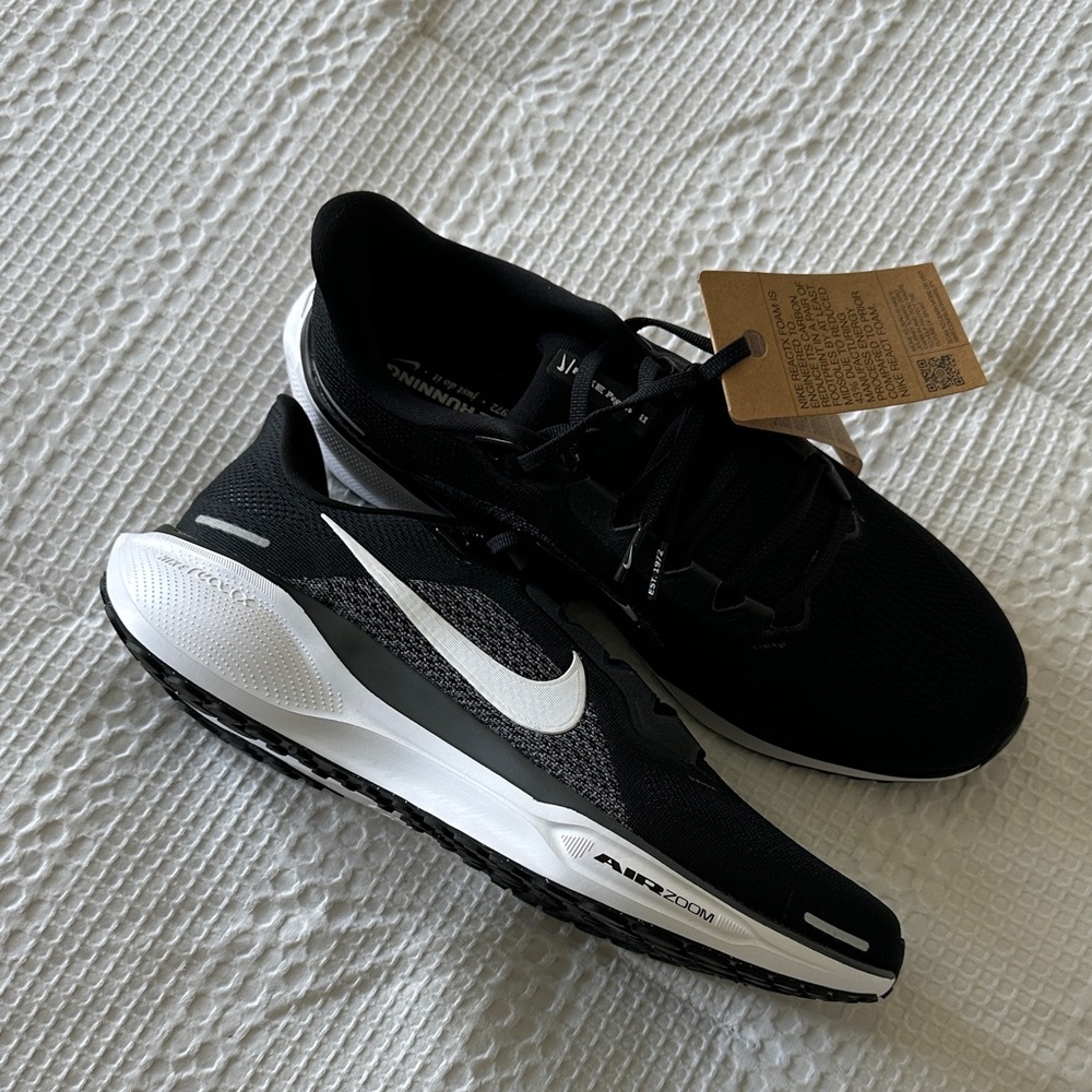 Nike Pegasus 41 Women's Black and White Sneakers